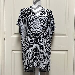 Chico’s Black and White Patterned Women's Tunic Top